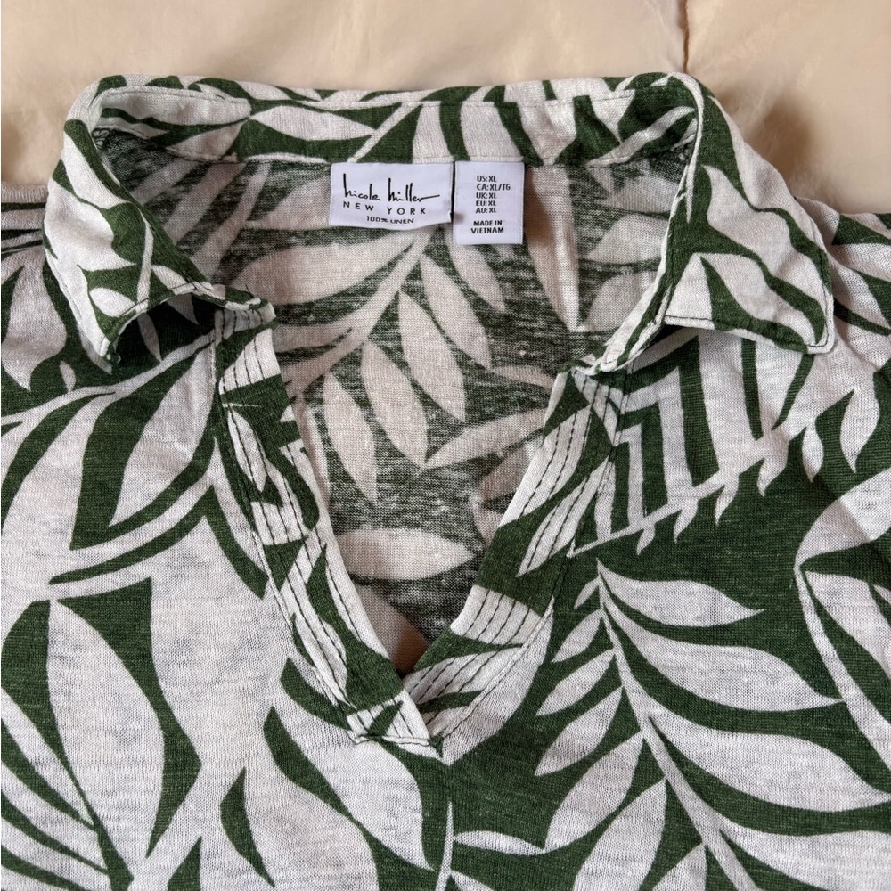 Nicole Miller New York Green & Cream Leaf Print Linen Blouse